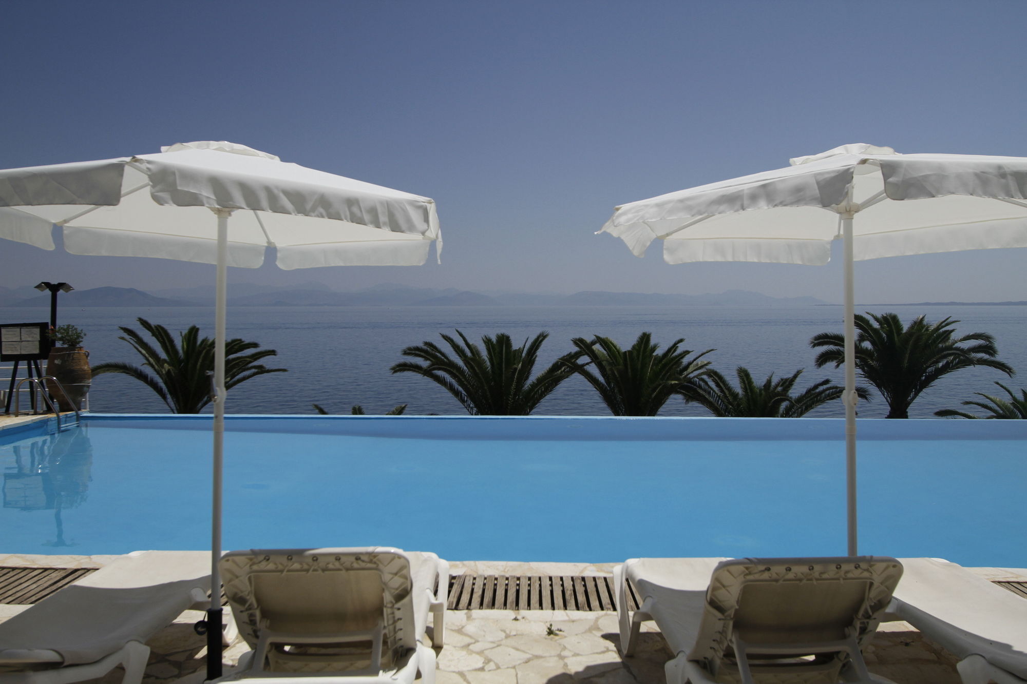 Corfu Maris Bellos Benitses  Bagian luar foto